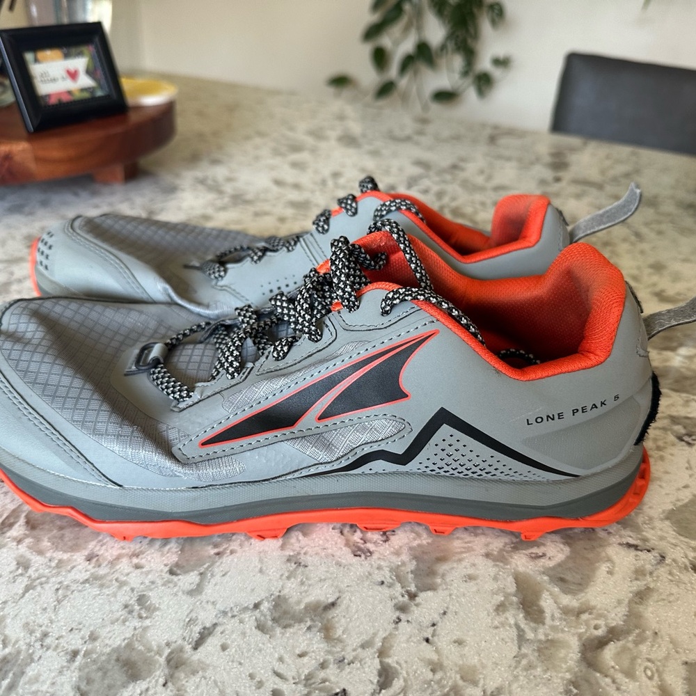 Altra Lone Peak 6 Men's Gray and Red Trail Shoes - Picture 3 of 7